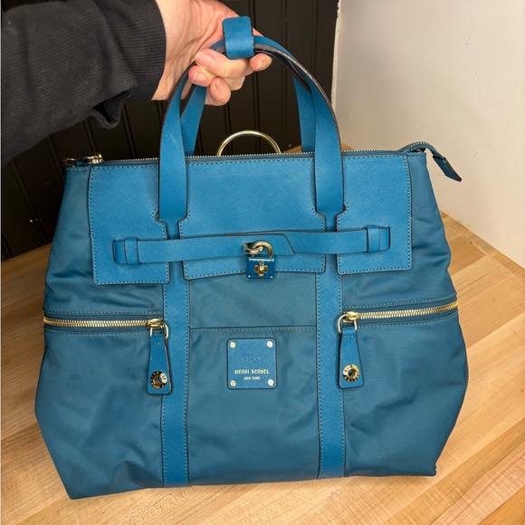 Henri Bendel Jetsetter PAIR - Picture 8 of 16